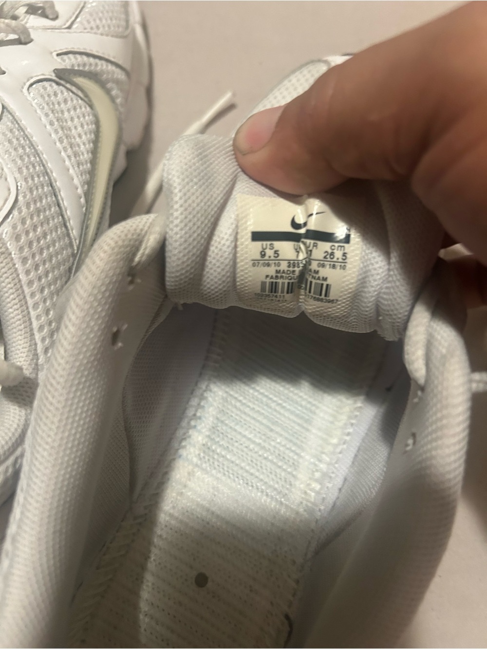 Nike White and Light Gray Women's Athletic Shoes - Picture 10 of 11